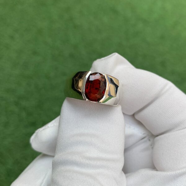 Natural 3.3 Crt Garnet In Hand Made Silver Ring - Image 3